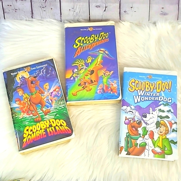 Scooby-Doo VHS Tape Movie Bundle Alien Invaders Zombie Island Winter Wonderdog - Picture 3 of 17